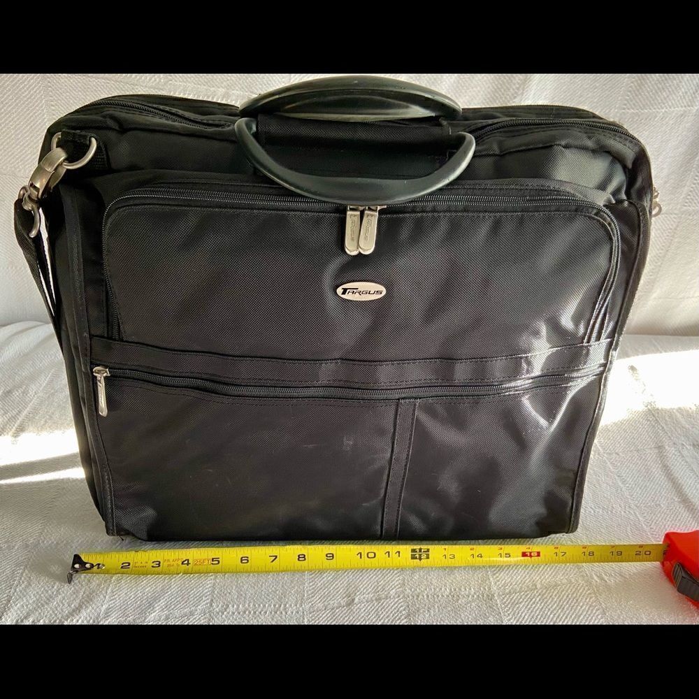 Targums Laptop Briefcase Black Poly W Plastic Handles & Shoulder Strap TV Prop